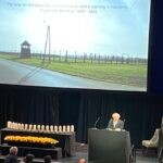 אנטישמיות בטקס יום השואה: יהודים מחו – והוצאו מהאולם | צפו