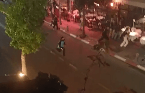 פיגוע דקירה בת"א | צילום מסך, שימוש לפי סעיף 27א' בחוק זכויות היוצרים