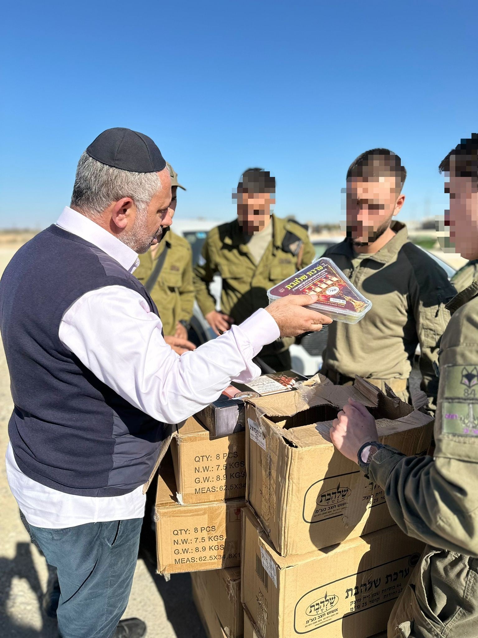 אור חנוכה בשדה הקרב: לזכר הגיבורים שהקריבו את חייהם למען כולנו