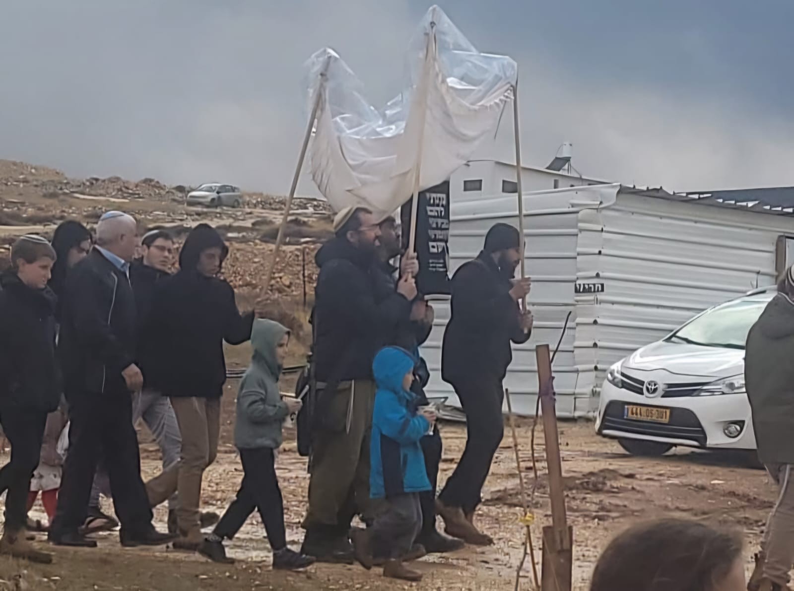 4 שנים למותו של אהוביה סנדק: ספר תורה הוכנס לגבעה בה התגורר