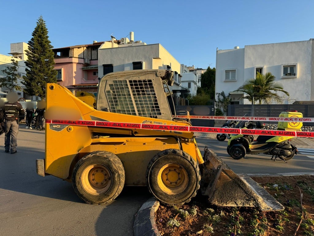 אירוע אלימות חריג בתל אביב: 3 פצועים כתוצאה מפגיעת טרקטור