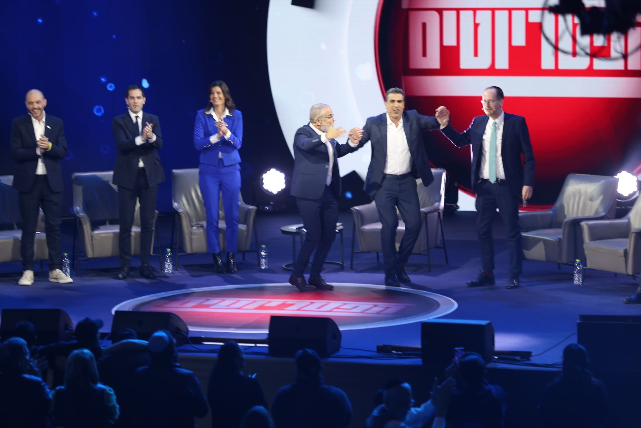 "ועוד יותר טוב": מול אלפים - הפטריוטים רוקדים בבנייני האומה