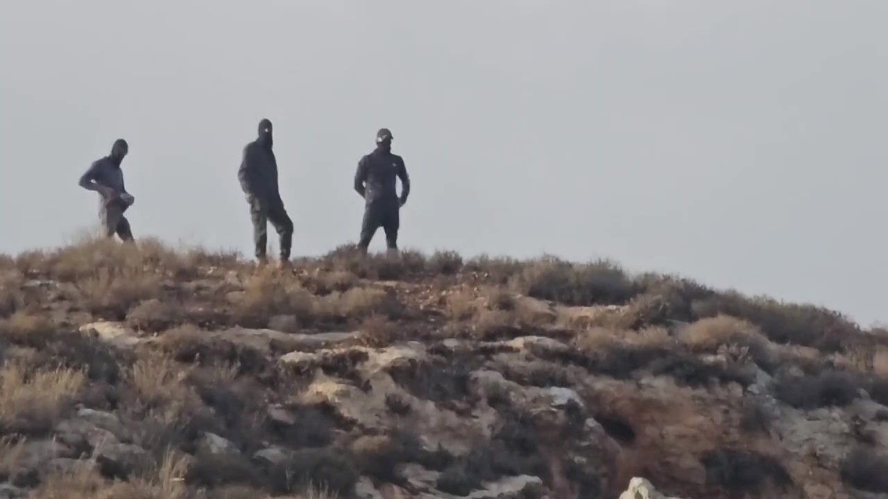 שוטרי מחוז ש"י עצרו שלושה מחבלים שתקפו יהודים באבנים ואלות