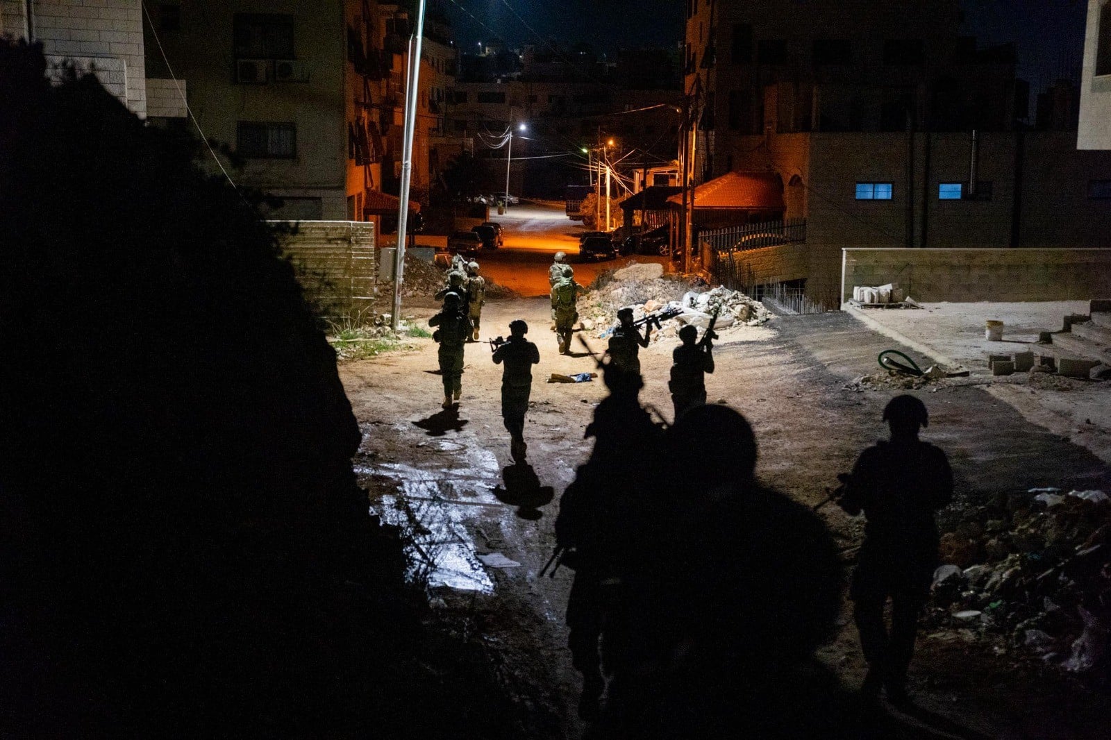 לקראת שחרור מאות מחבלים ורוצחים: בצה"ל מתגברים כוחות ביו"ש