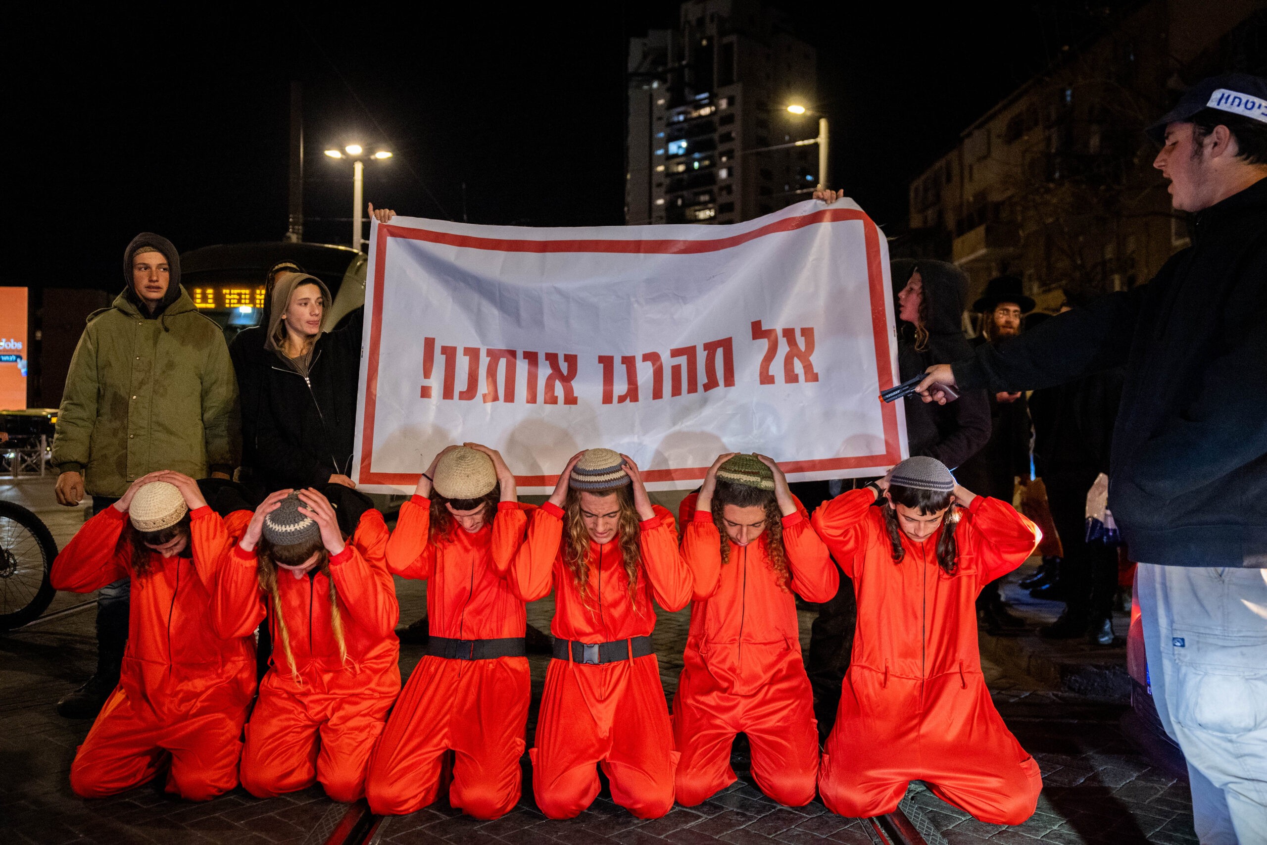 משפחת הפצוע מירי השוטר על השעייתו: "לעג לרש - דמנו הותר"