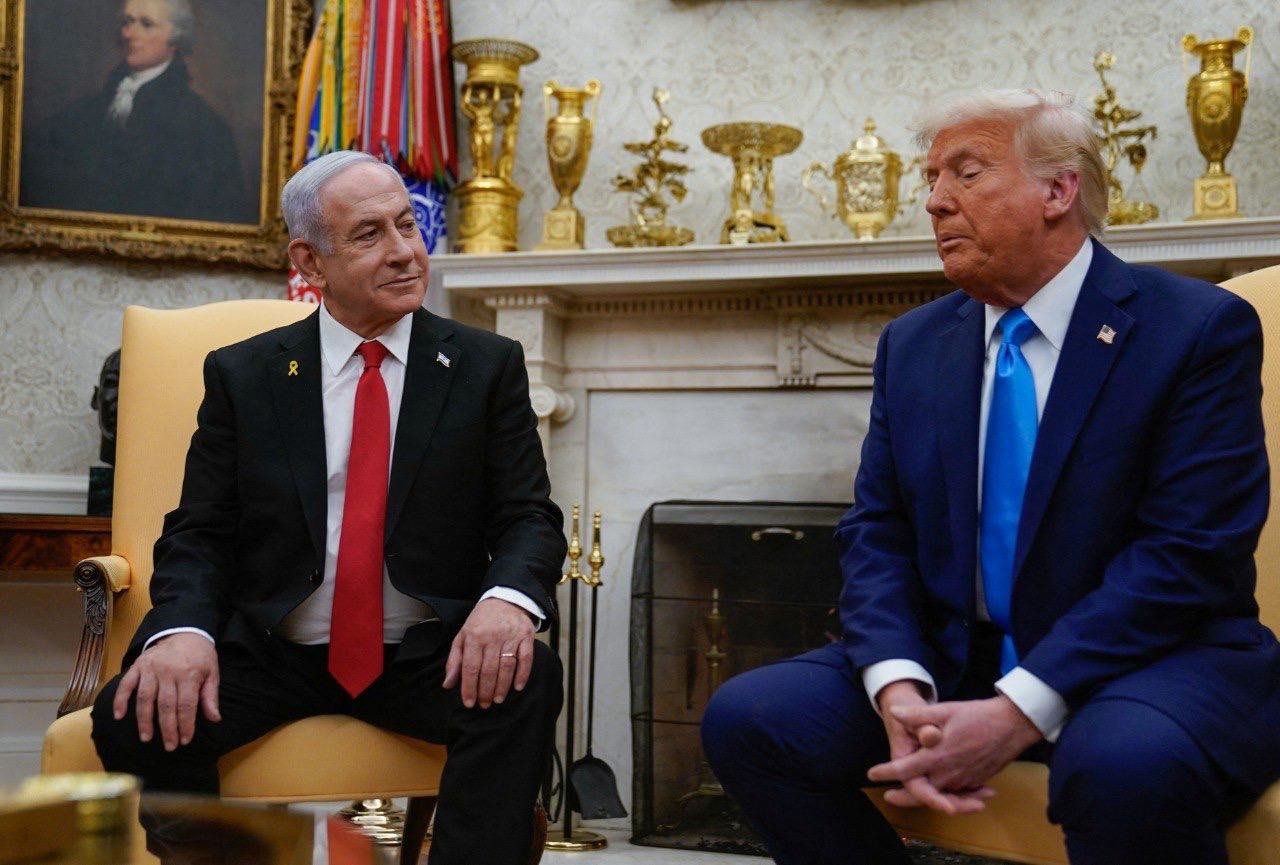 ראש הממשלה בנימין נתניהו ורעייתו שרה בדרכם לישראל