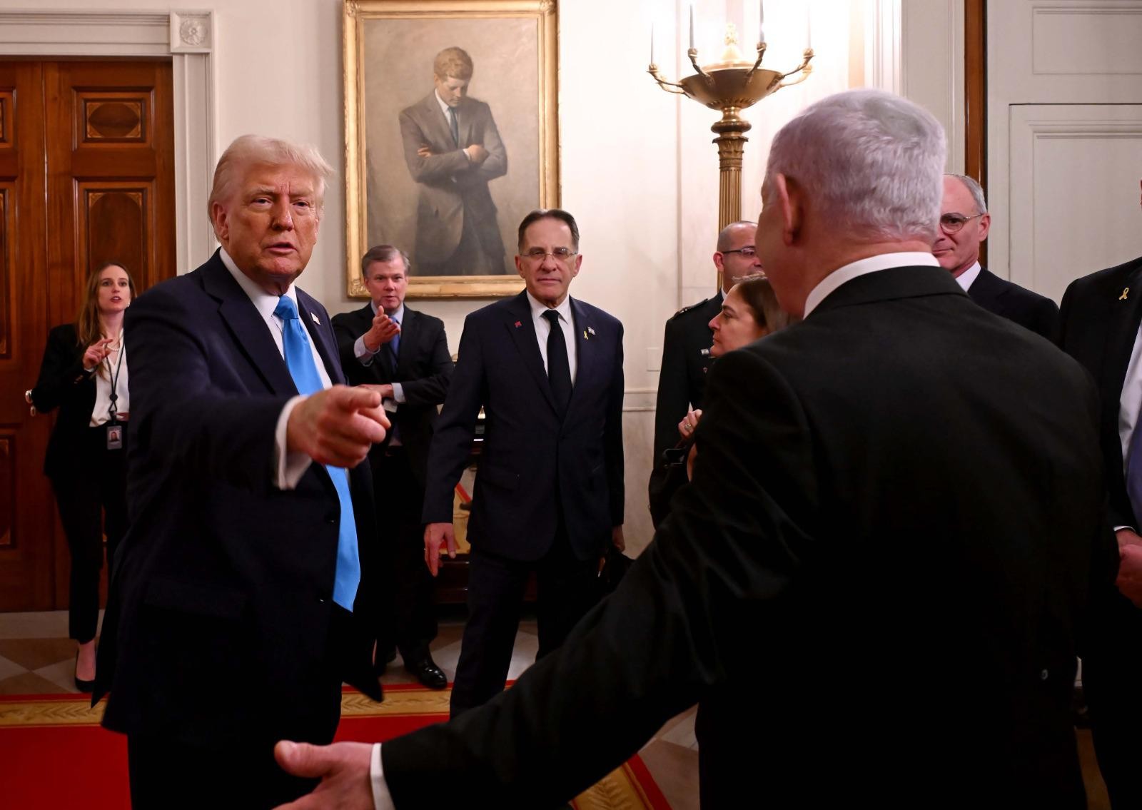 תוכנית טראמפ להשתלטות ארה"ב על עזה ממשיכה להכות גלים בעולם