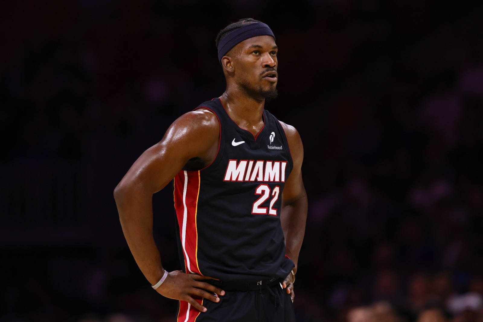 עוד טרייד גדול ב-NBA: כוכב מיאמי עובר לשתף פעולה עם סטף קרי