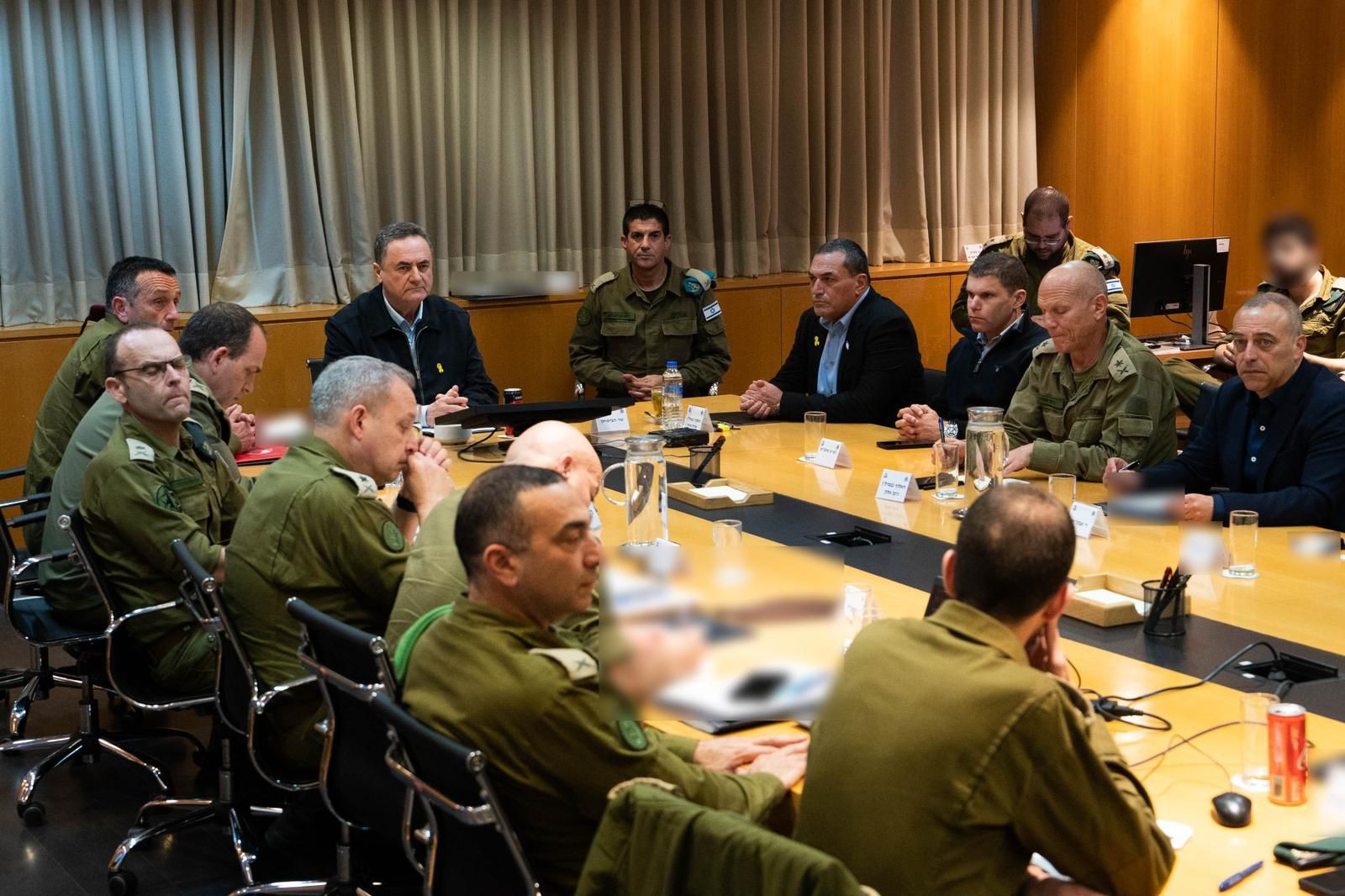שר הביטחון קיים הערכת מצב בתוכנית שתאפשר הגירת עזתים