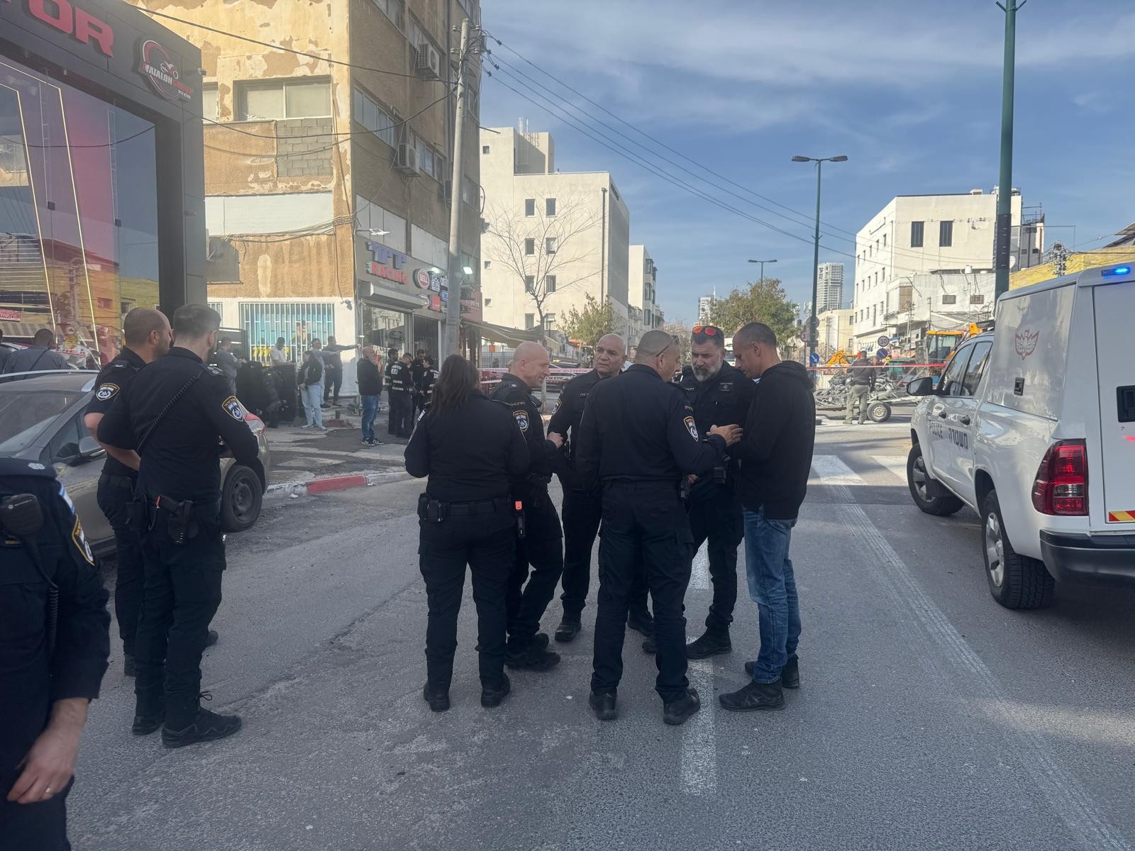 אופנוע התפוצץ בתל אביב, גבר נפצע באורח בינוני | צפו בתיעוד