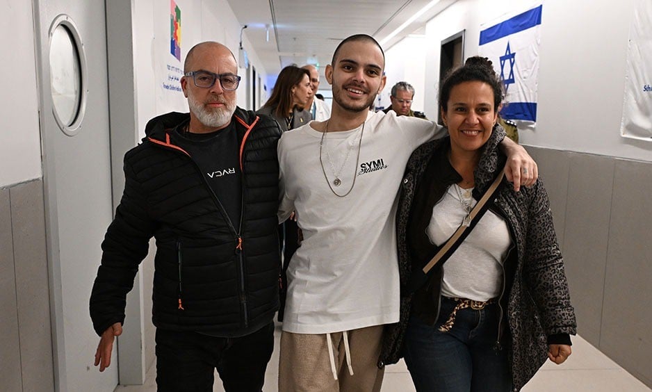 המסר של החטוף המשוחרר עומר ונקרט לחבריו שנשארו בשבי