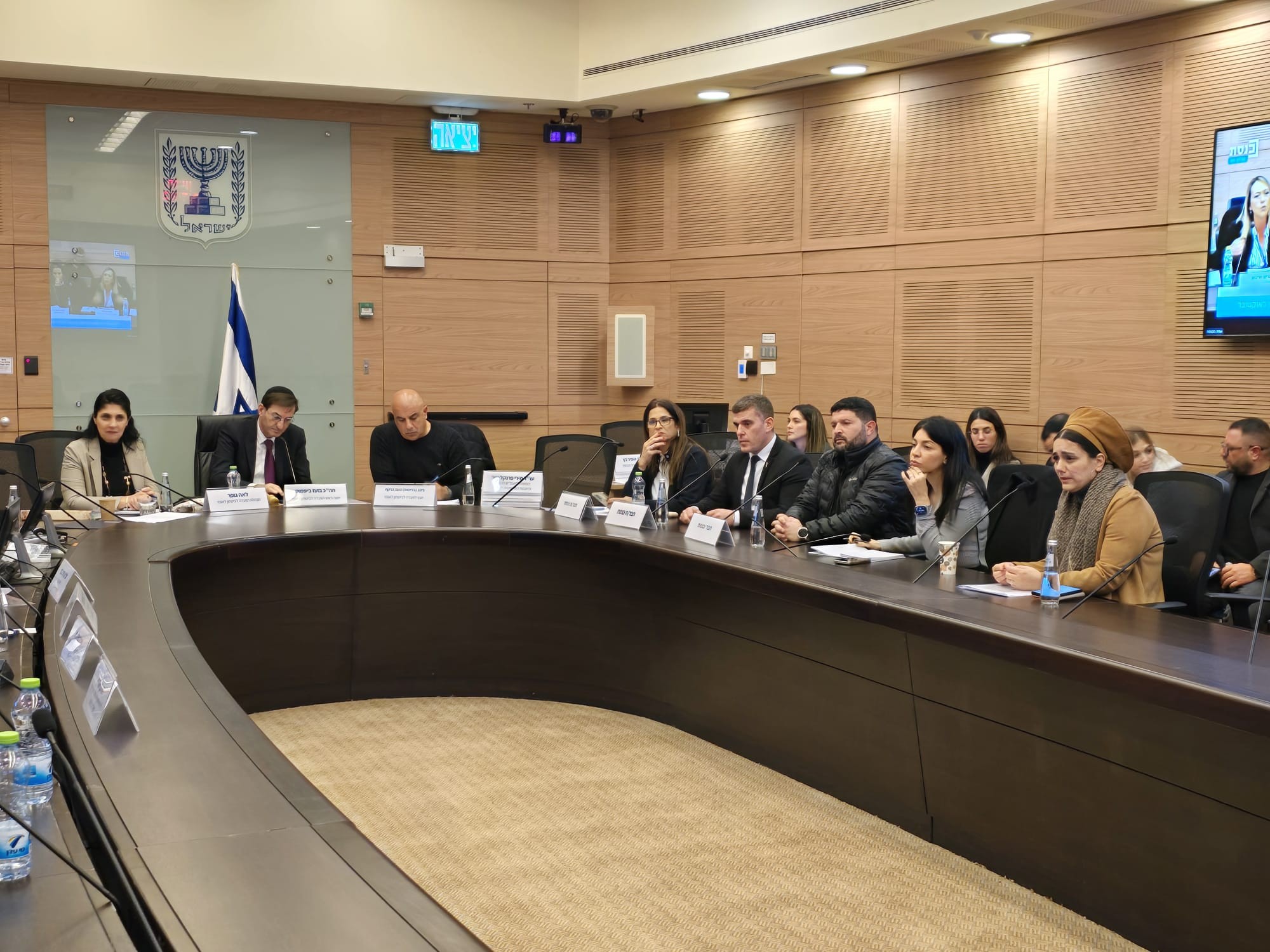 נציג המשטרה חשף בכנסת: מאות שוטרים מעוניינים להיפגש עם קב"ן