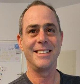 נפרדים מצחי עידן: מסע הלוויה יצא מאצטדיון בלומפילד