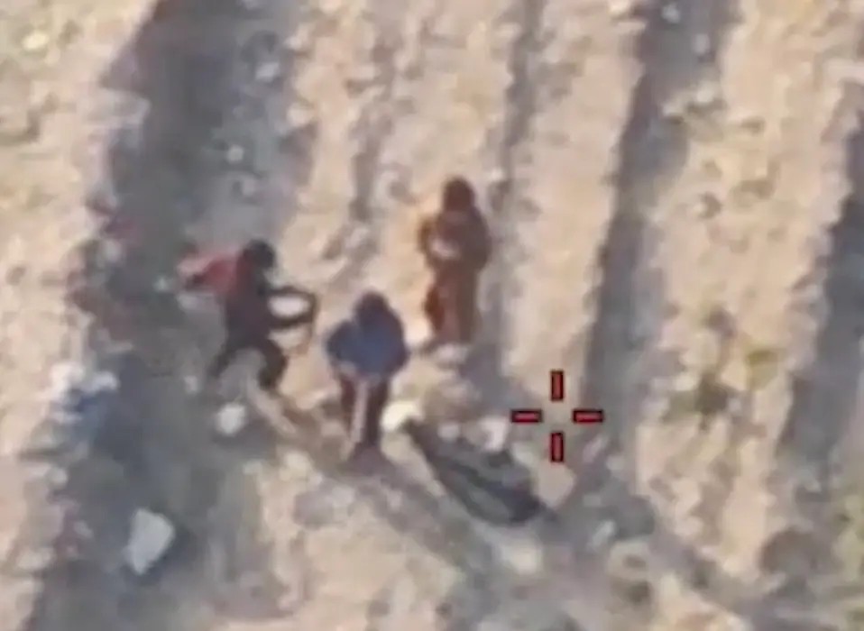 "נשק במקום צעצועים": התיעודים המחרידים של ילדים בעזה | צפו