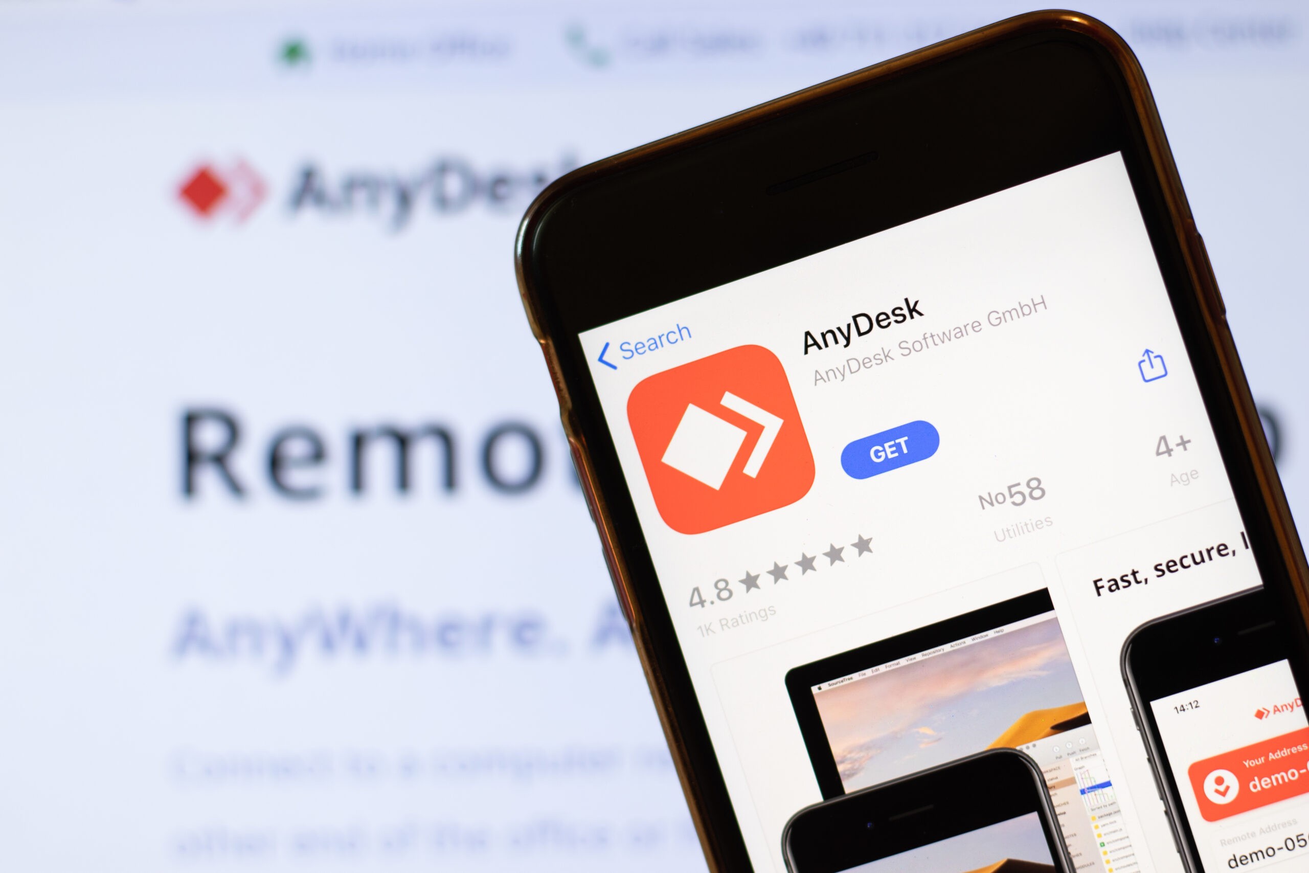 שיטת AnyDesk: אישה בת 62 נאשמת בהונאה מתוחכמת של קשישים