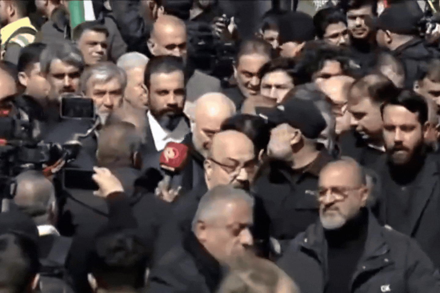 המשלחת האיראנית הבכירה הגיעה לביירות לקראת הלוויית נסראללה