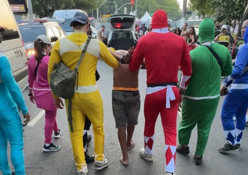 המדים החדשים? שוטרים התחפשו לפאוור ריינג'רס - לא תאמינו למה