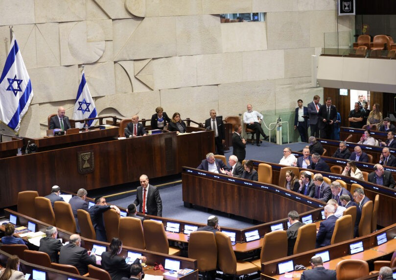 "לפגוע בתוך הנשמה שלך": הרגע שגרם לח"כית לפרוץ בבכי | צפו