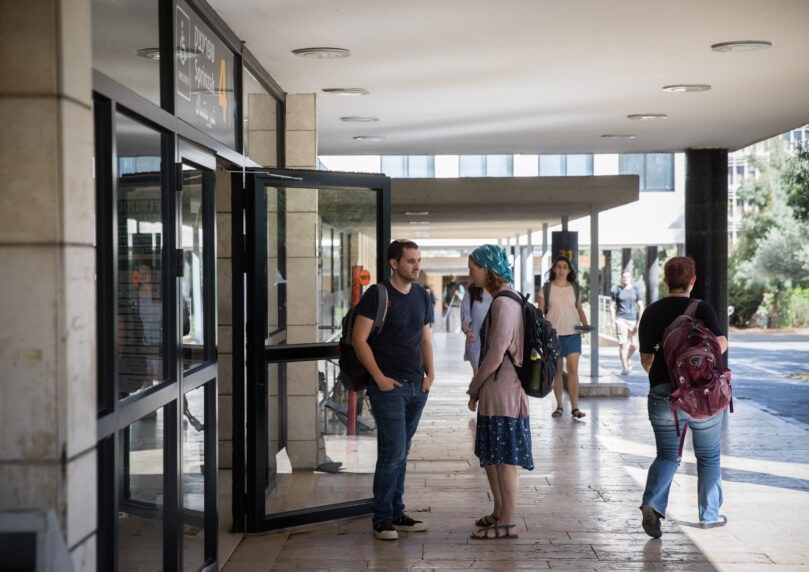 לא מיישרים קו: המרצים במוסדות האקדמים שמסרבים לשבות