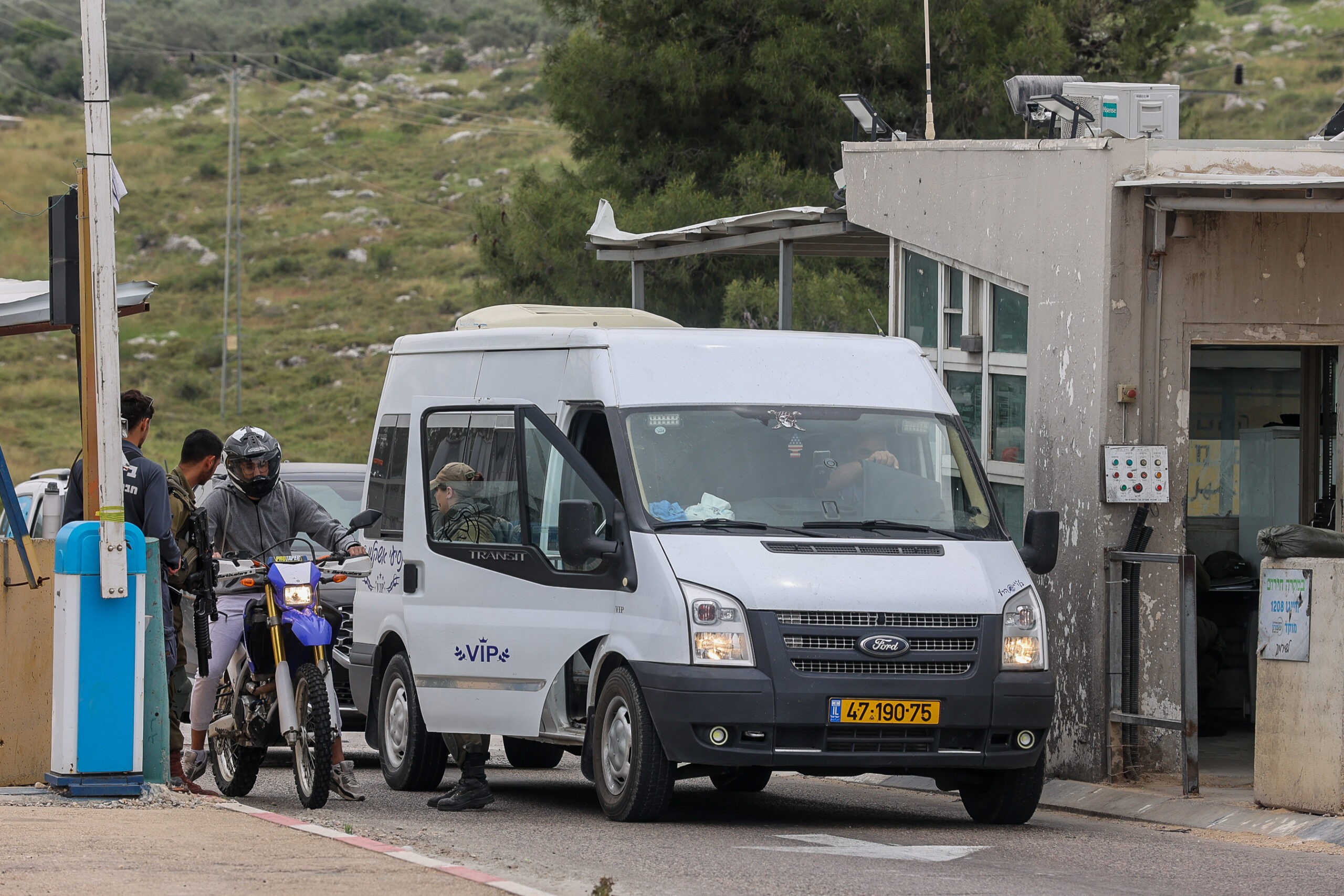 חרף הסכנה: גדר ביטחון תוקם במרחק 8 מטרים מבתי יישוב בשומרון