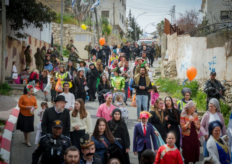 פורים בראש שקט: כך תוודאו שהתחפושות לא יסכנו את הילדים שלכם