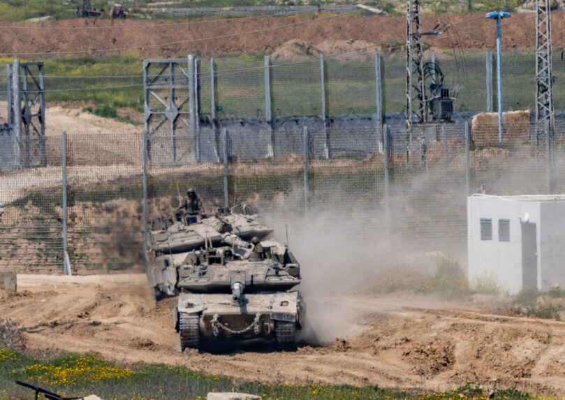 ישראל לא סוגרת את הדלת למו"מ, אך תמשיך לנהל אותו תחת אש