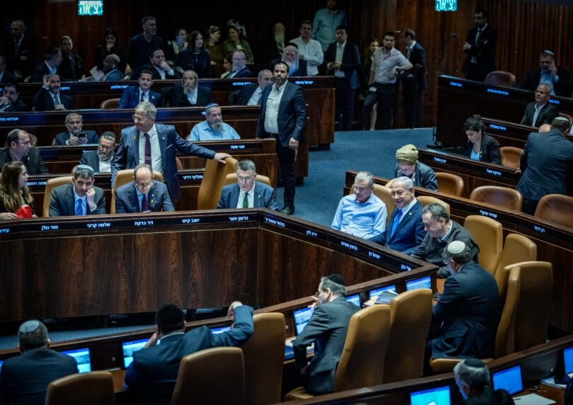 החוק לפיזור הכנסת אושר לקריאה ראשונה - ויעלה היום במליאה