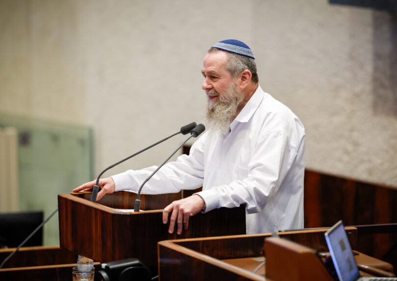מעוז נגד אוחנה: תמיכה בנישואים אזרחיים פוגעת בזהות היהודית