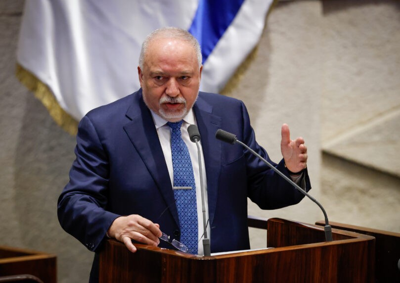 ליברמן שוב מתריע מפני מתקפה איראנית, וחוטף: "מעורר רחמים"