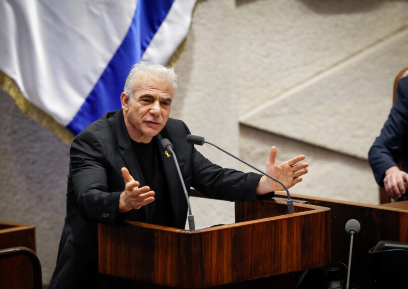 סערה במליאה: לפיד תקף את החרדים, מרגי לא נשאר חייב