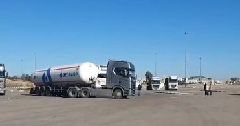 התיעוד שמוכיח: מעבר כרם שלום סגור לסיוע הומניטרי | צפו