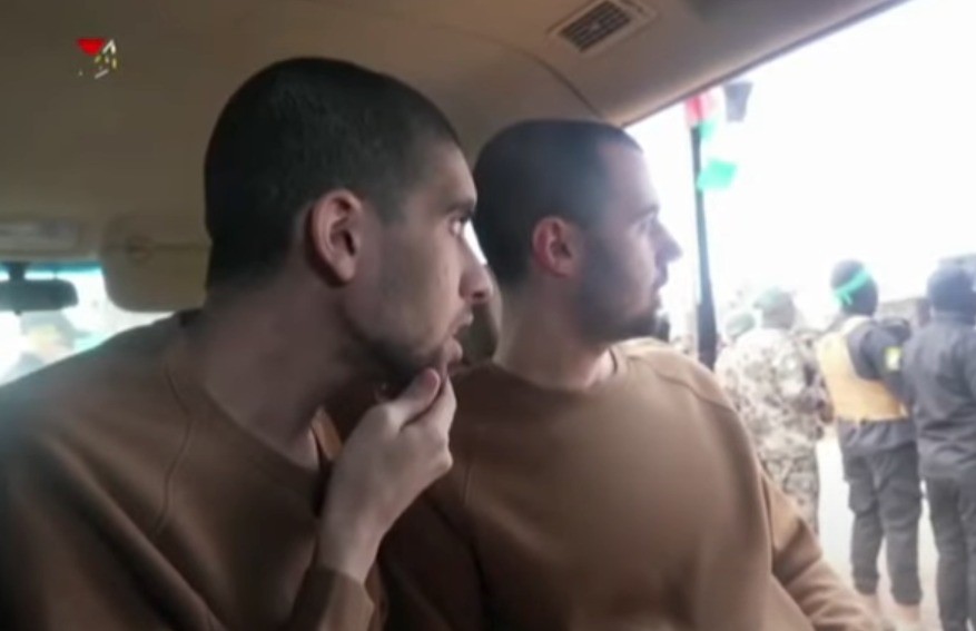 "המתווה היחיד - החזרת כולם": אח החטוף בדרישה מנתניהו