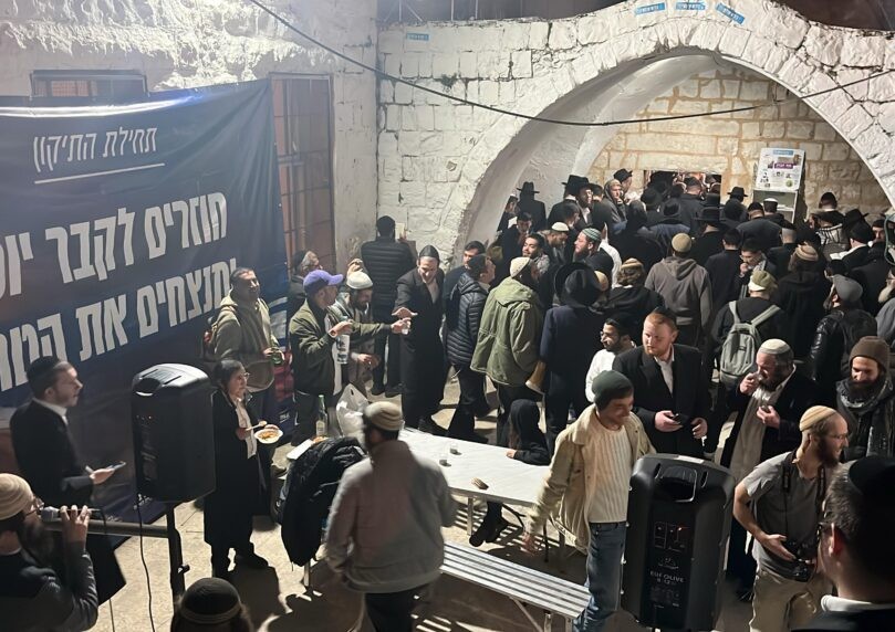 תחת אבטחה כבדה: אלפי יהודים נכנסו הלילה לקבר יוסף שבשכם