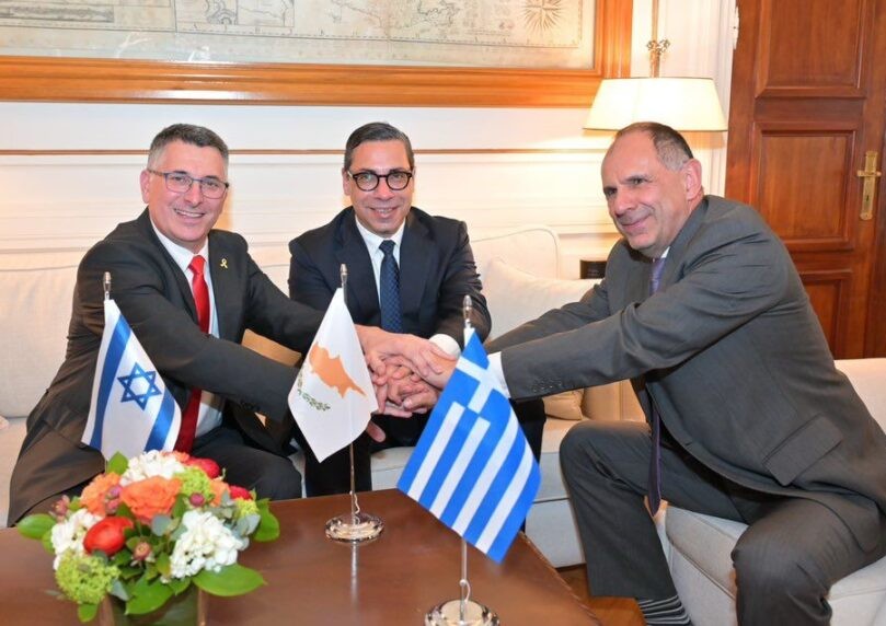 פסגה מדינית באתונה: שר החוץ נפגש עם עמיתיו מיוון וקפריסין