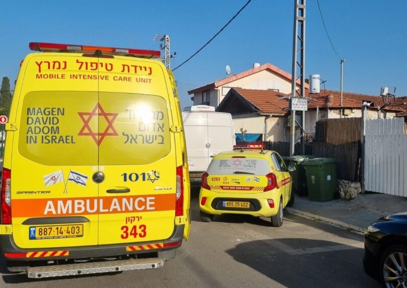 צעיר בשנות ה-20 לחייו נפצע קשה לאחר שנפל מאופניים חשמליים