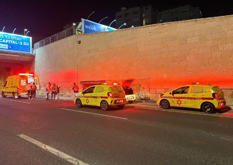 תאונת אופנוע בירושלים: נער כבן 17 במצב קשה עם חבלת ראש