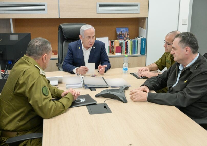 בלשכת רה"מ מגיבים לפרסום תמונות מהערכת המצב ללא רונן בר