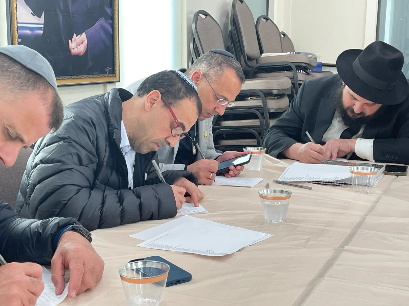 אלי שרעבי התפלל בציון הרבי מליובאוויטש ואמר קדיש ראשון