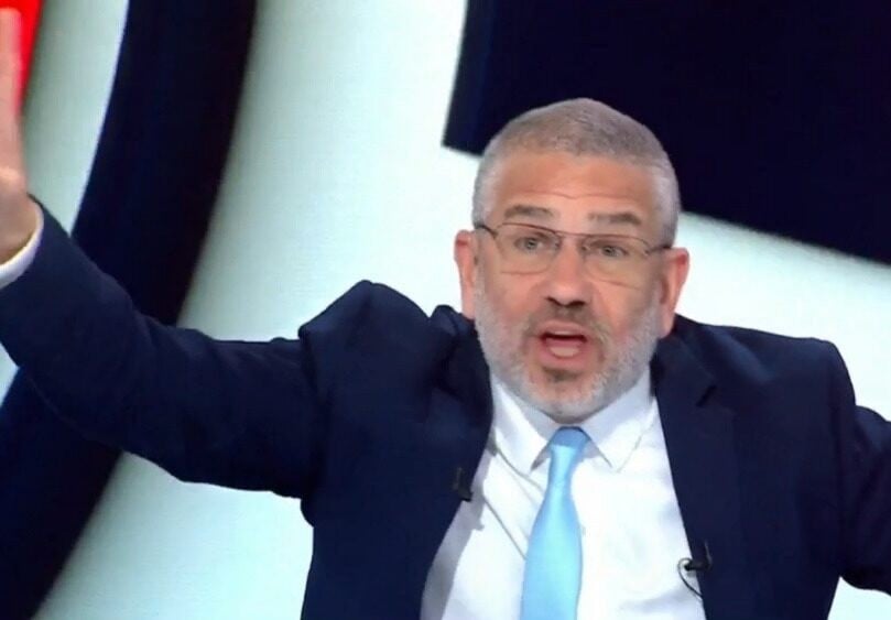 עם המנגינה שכולנו אוהבים: כך הציג ינון מגל את סקר חדשות 14