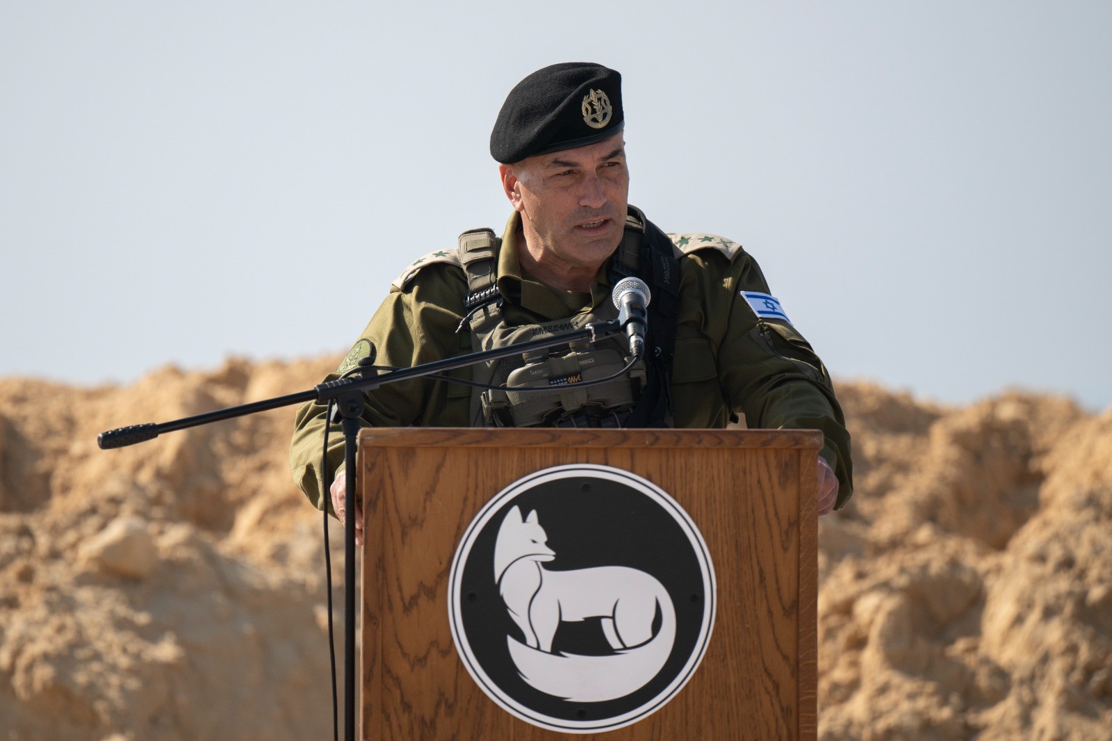 זה לא ריב בין דובר לעיתונאי - אלא חיי לוחמינו ואזרחי ישראל