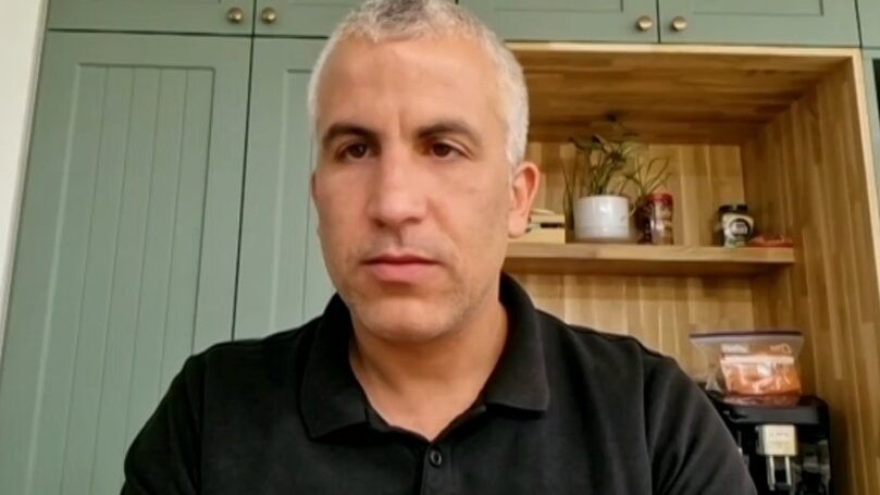 "להיזכר מתוך המבט השלם": המסר המחזק של חתן פרס ישראל