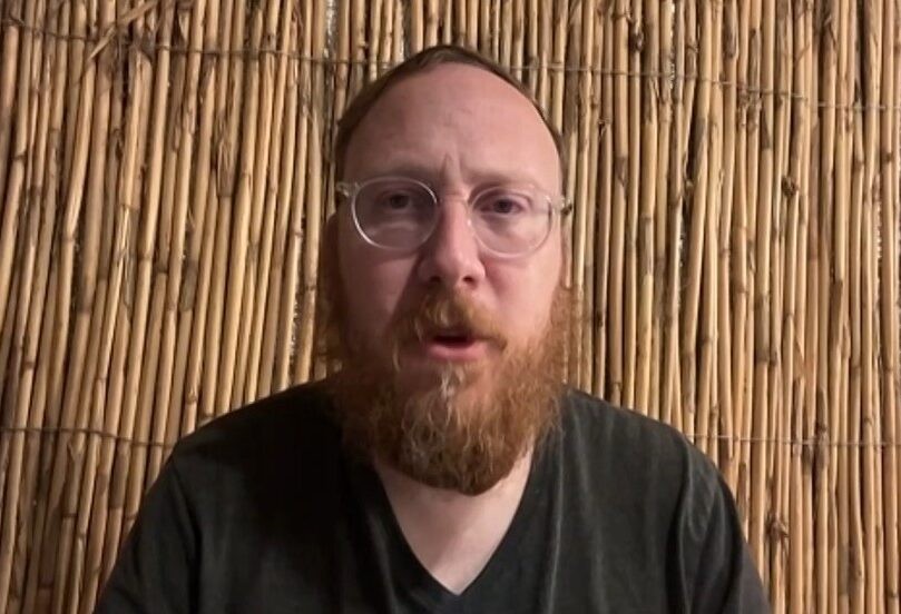 מוביל מחאות הימין נגד התקשורת: "צריך להתחנן בשביל אייטם"