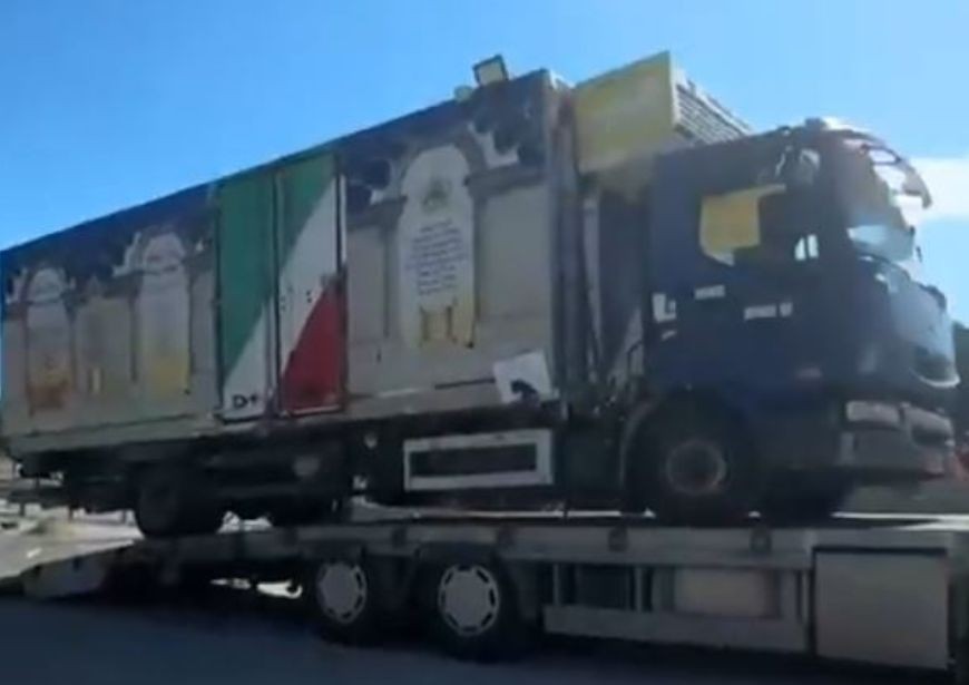 לאחר שנים: המשאית שעמדה בצומת לטרון ושימשה כבית כנסת פונתה