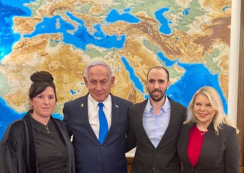 ראש הממשלה ורעייתו נפגשו עם שורדי השבי טל שוהם ואישתו עדי