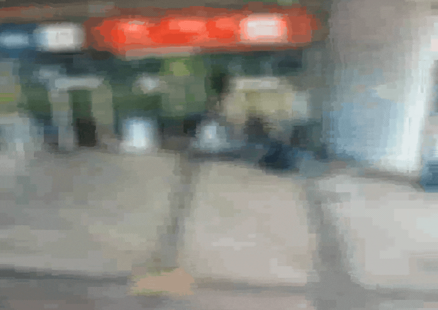 מסתער מאחור, מפיל לרצפה ודוקר באכזריות: התיעוד הקשה מהפיגוע
