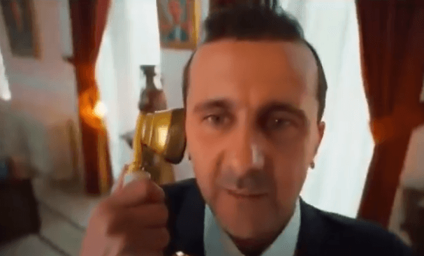 מה הקשר בין אסד לשוקולד? צפו בפרסומת החדשה שמסעירה את סוריה