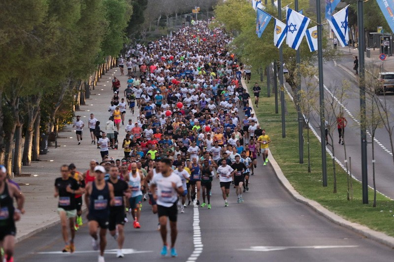 40,000 רצים ורצות, ומזניקה אחת מרגשת | סיכום מרתון ירושלים