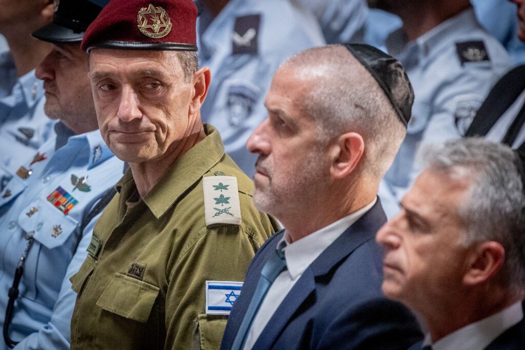 גורם מדיני בכיר: "רונן בר איבד את הדרך"