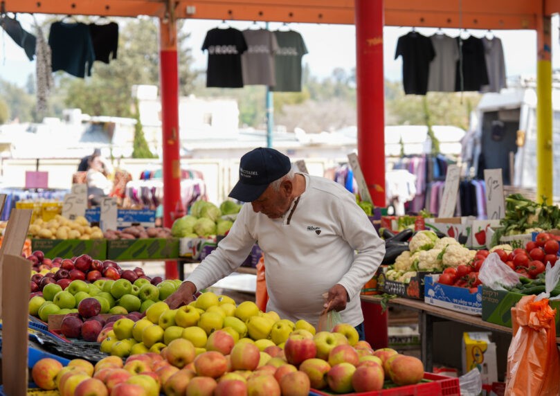 חשד: בעל חנות פירות וירקות העלים מס במיליוני שקלים