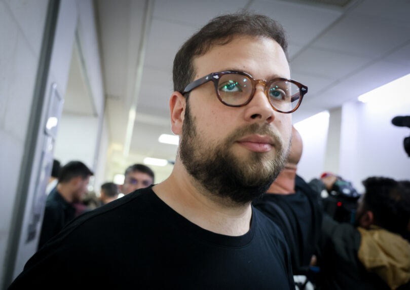 הריאיון הספונטני של שלזינגר עם יועץ רה"מ, וההתחמקות המפתיעה